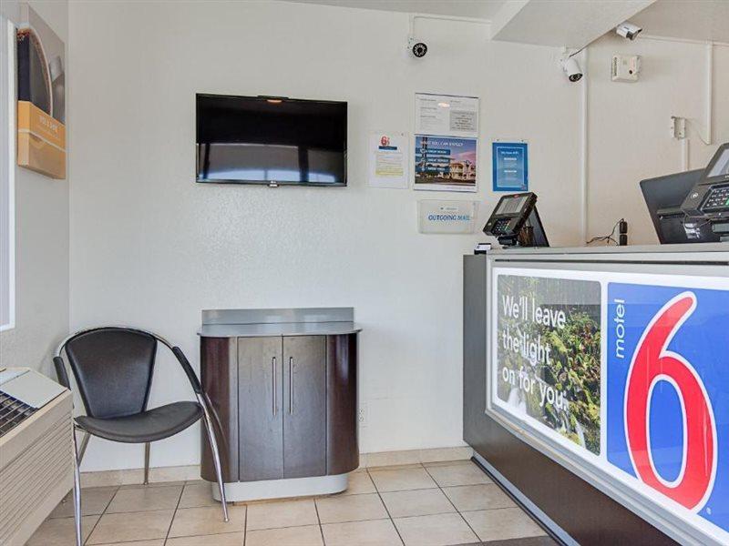 Motel 6-Kelso, WA - Mt. St. Helens Buitenkant foto