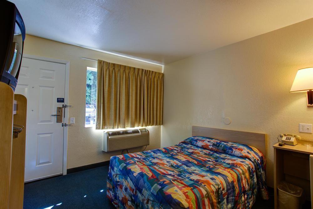 Motel 6-Kelso, WA - Mt. St. Helens Buitenkant foto