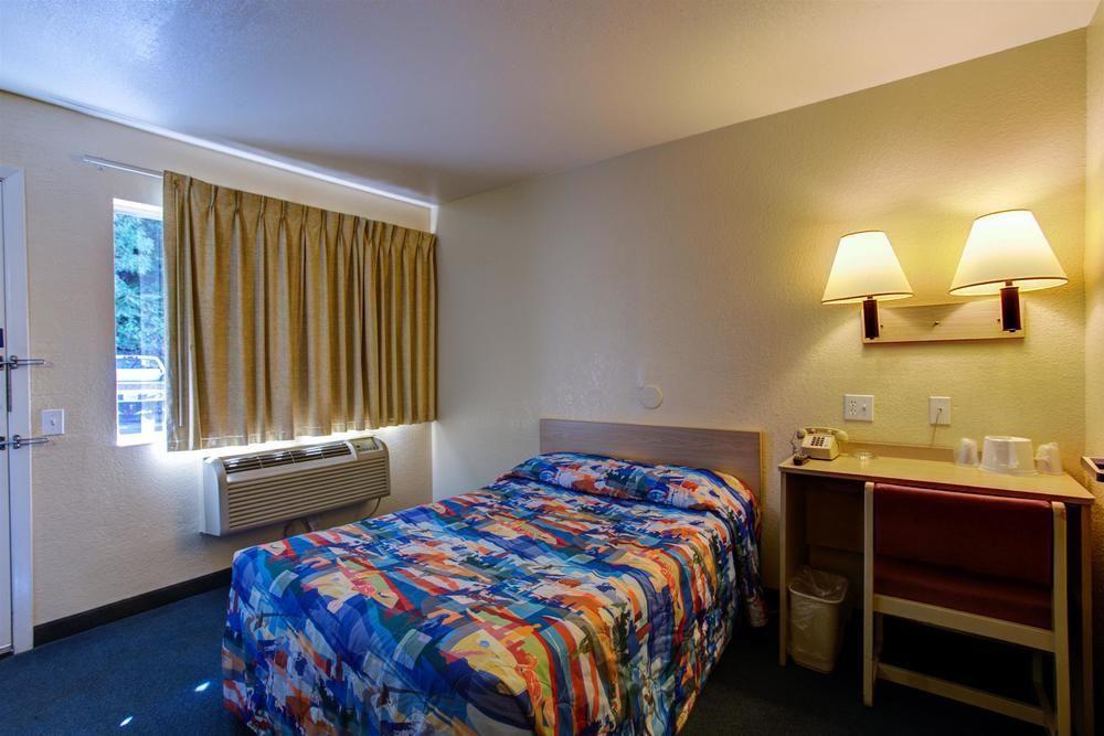Motel 6-Kelso, WA - Mt. St. Helens Buitenkant foto
