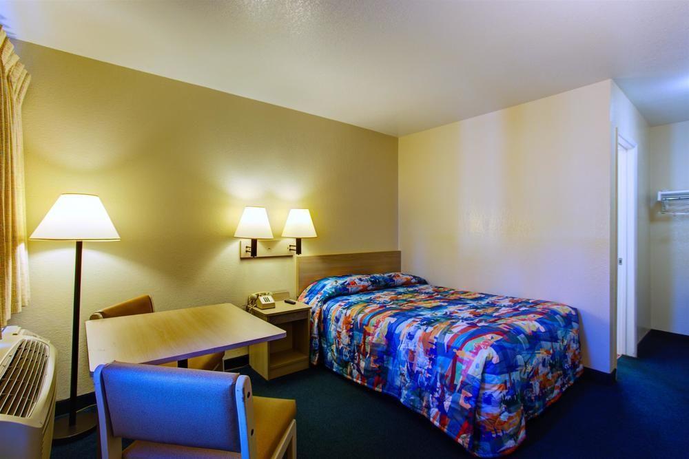 Motel 6-Kelso, WA - Mt. St. Helens Buitenkant foto