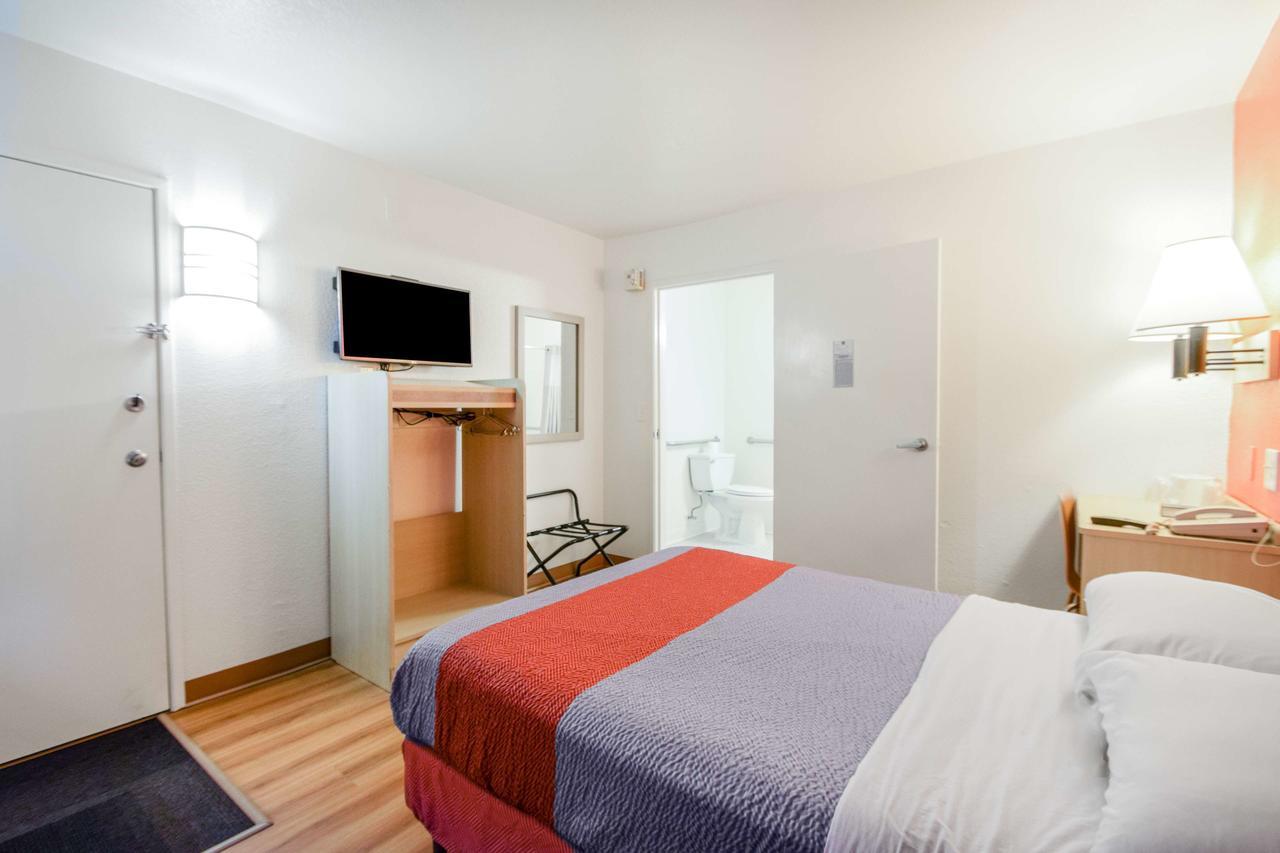 Motel 6-Kelso, WA - Mt. St. Helens Buitenkant foto