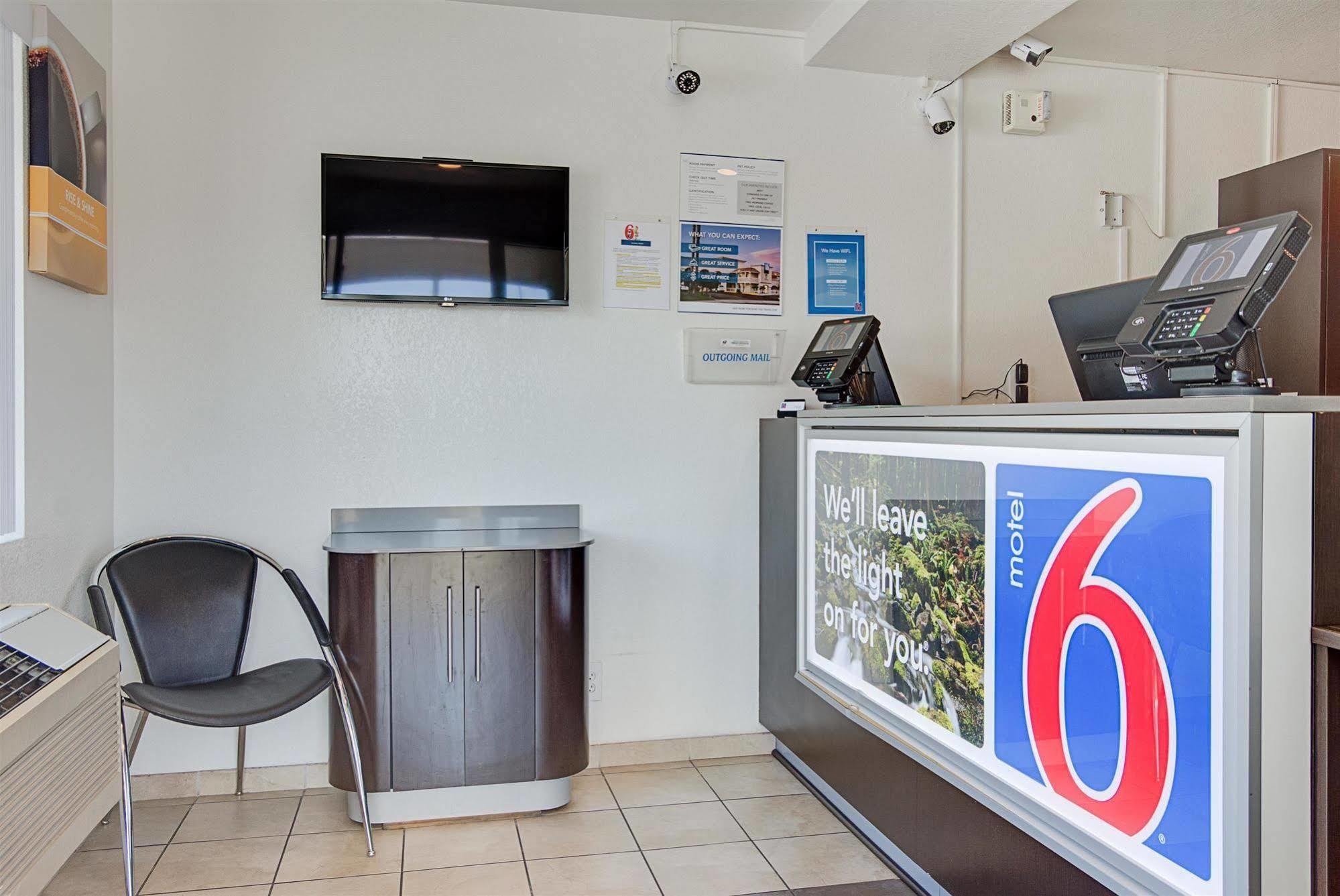 Motel 6-Kelso, WA - Mt. St. Helens Buitenkant foto