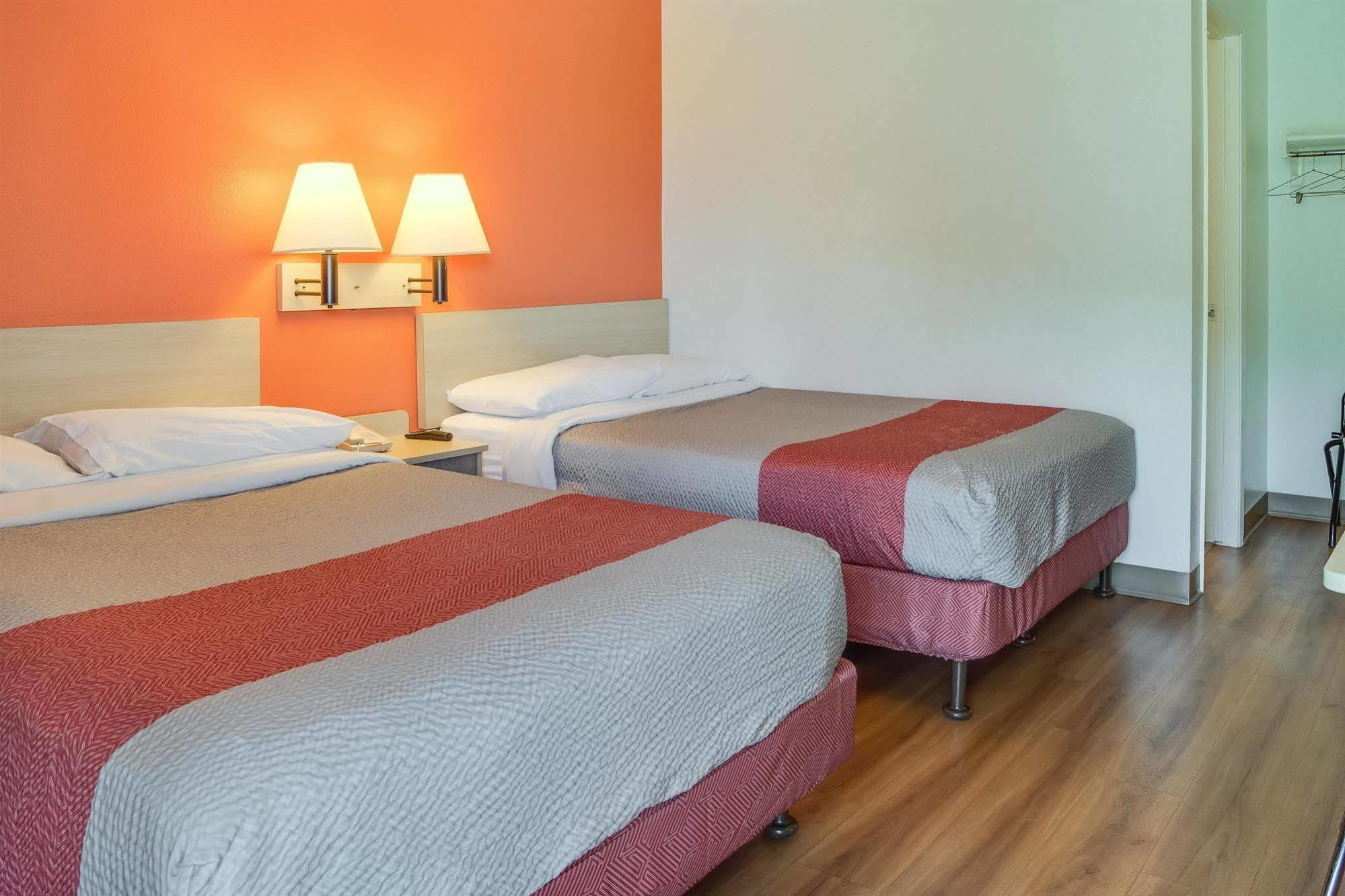 Motel 6-Kelso, WA - Mt. St. Helens Buitenkant foto