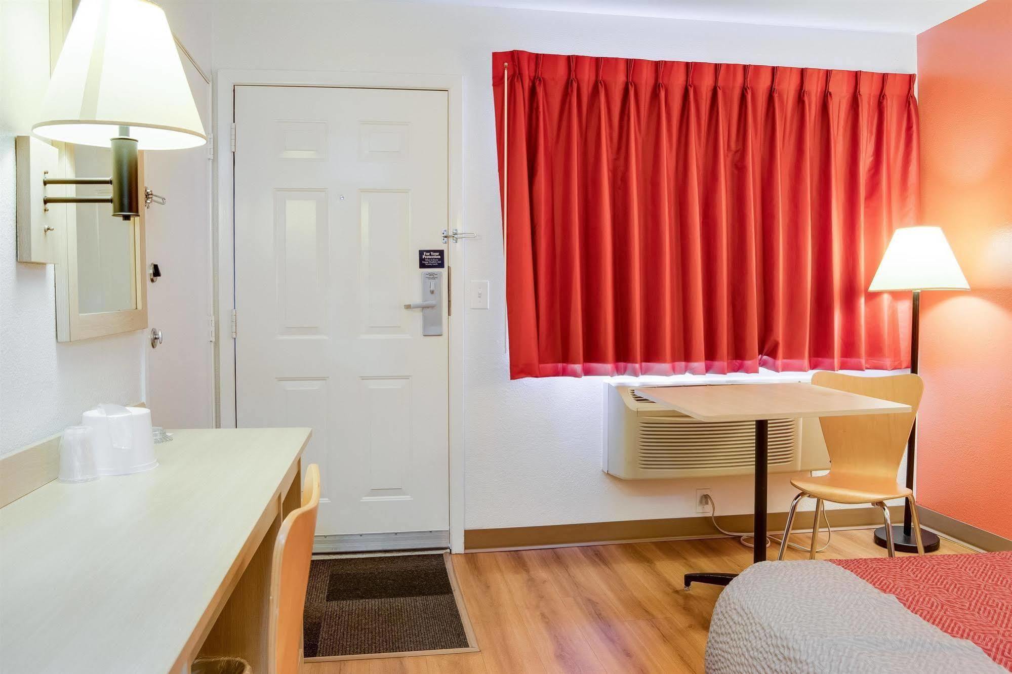 Motel 6-Kelso, WA - Mt. St. Helens Buitenkant foto