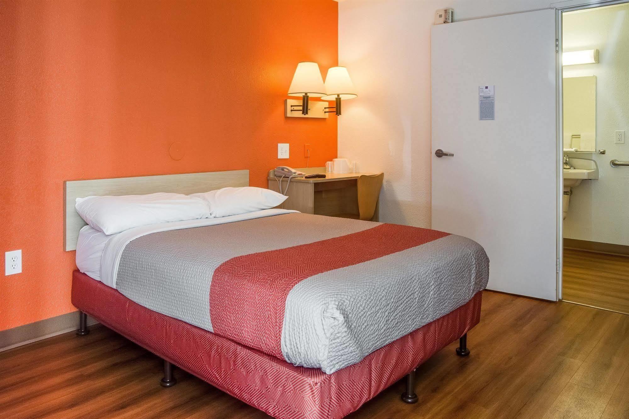 Motel 6-Kelso, WA - Mt. St. Helens Buitenkant foto